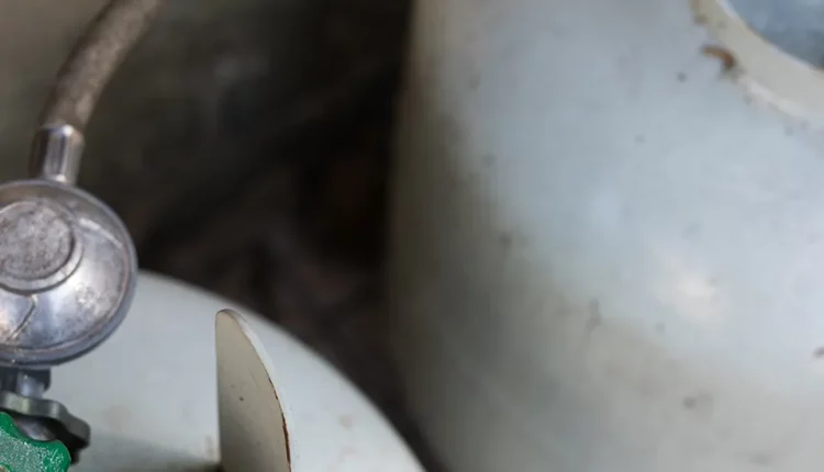 Como armazenar com segurança um botijão de gás reserva em casa